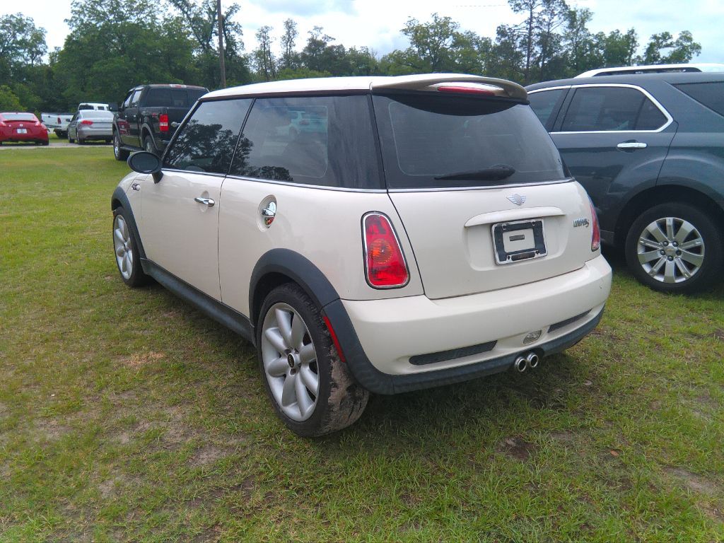 2004 MINI Cooper's photo